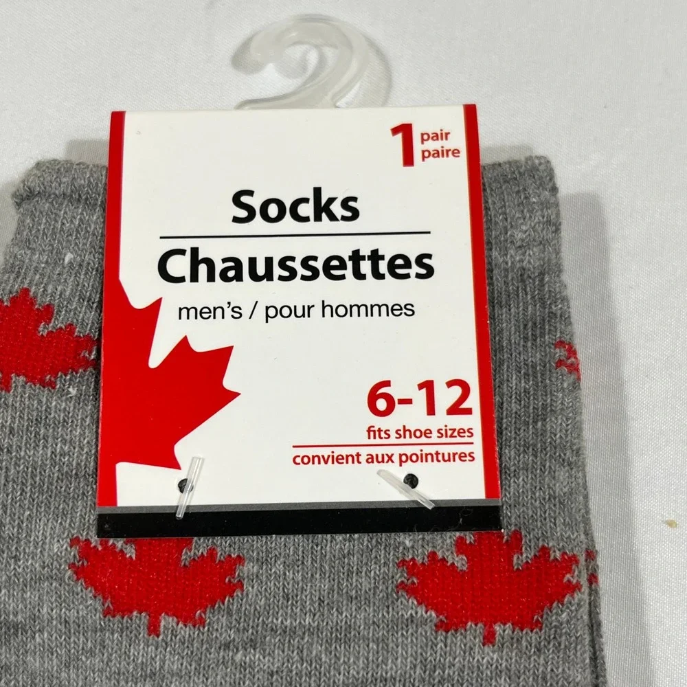 Greenbrier International Canada Crew Socks Mens 6-12 Grey Red Maple Leaf Pattern